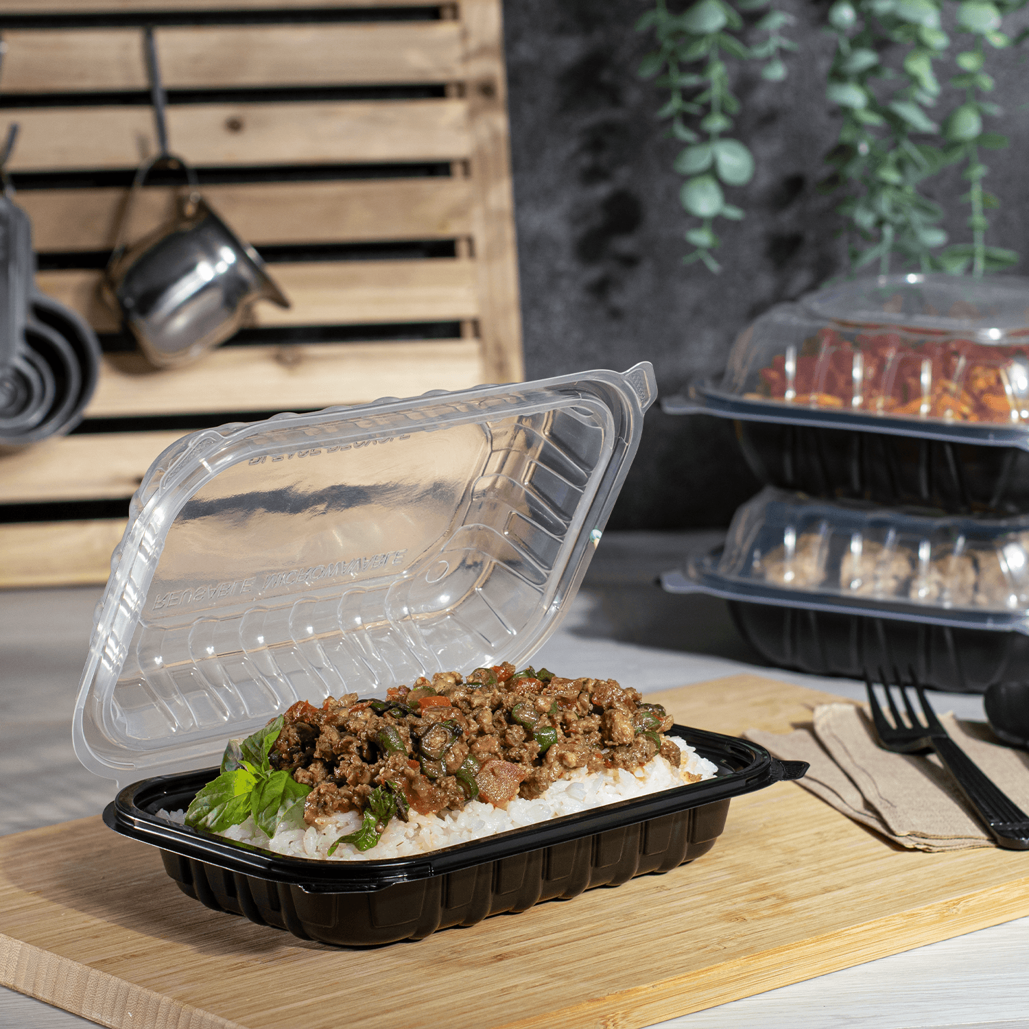 Karat 9x6 black base clear lid polypropylene hinged takeout container, 150 per case